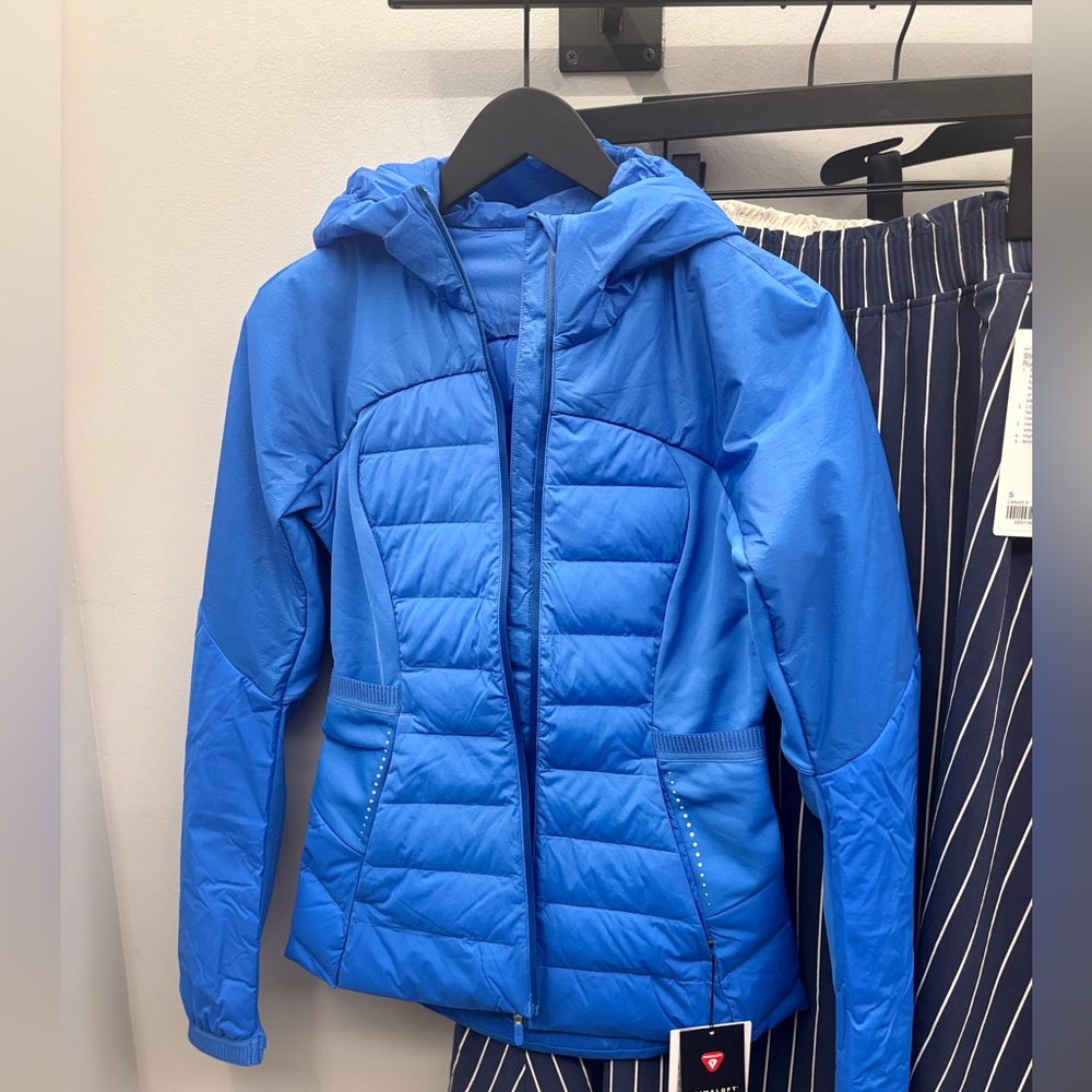 New Lululemon Down for It All Jacket Color Pipe Dream Blue size 4